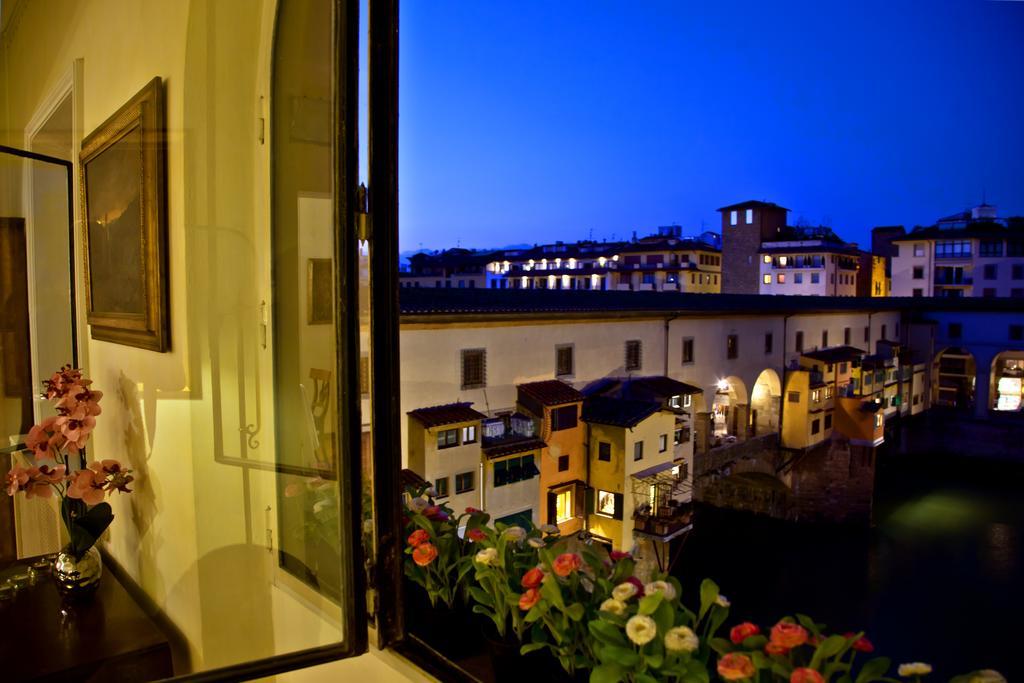 Ponte Vecchio Amazing View * Florence