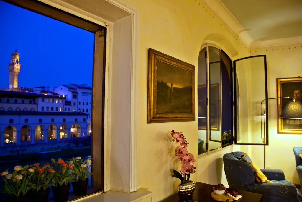 Ponte Vecchio Amazing View * Florence